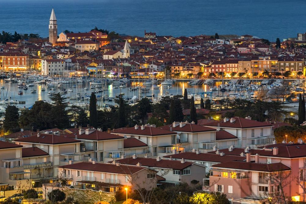 Artemus Karliva * Izola